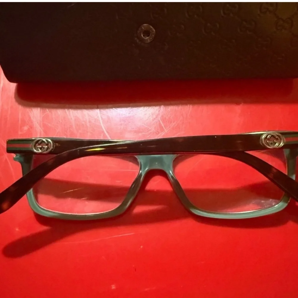 Gucci iconic web, stripe vintage glasses, designer beautiful glasses